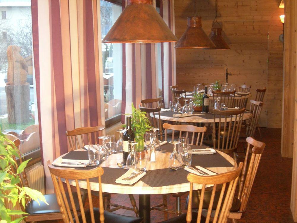 Auberge De Costaroche Albertville Eksteriør bilde