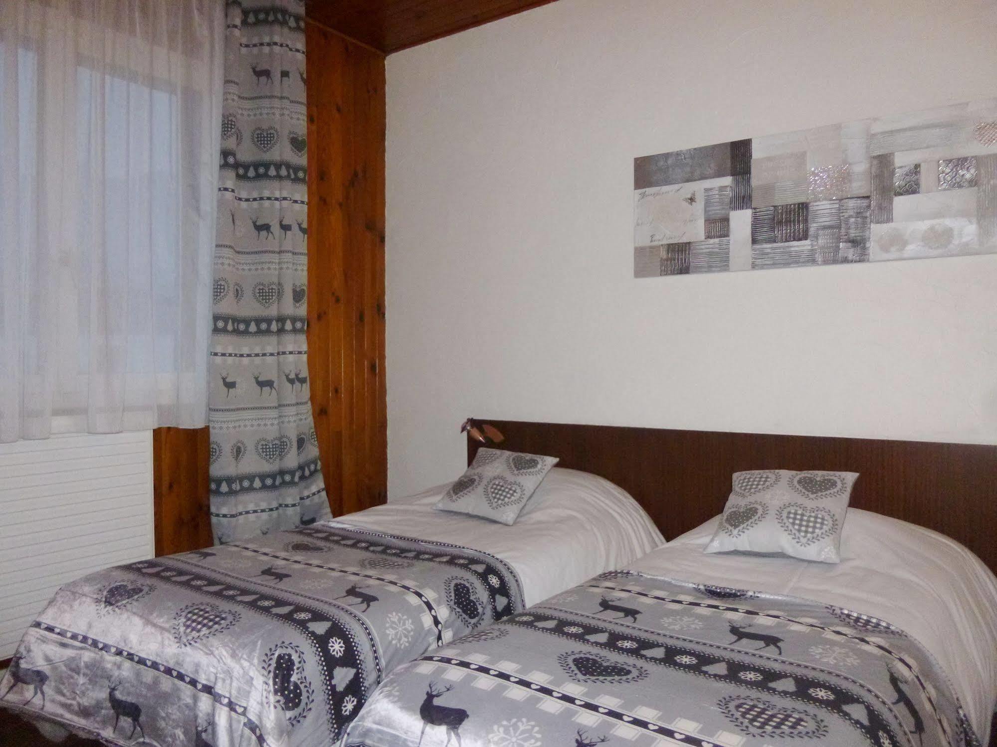 Auberge De Costaroche Albertville Eksteriør bilde