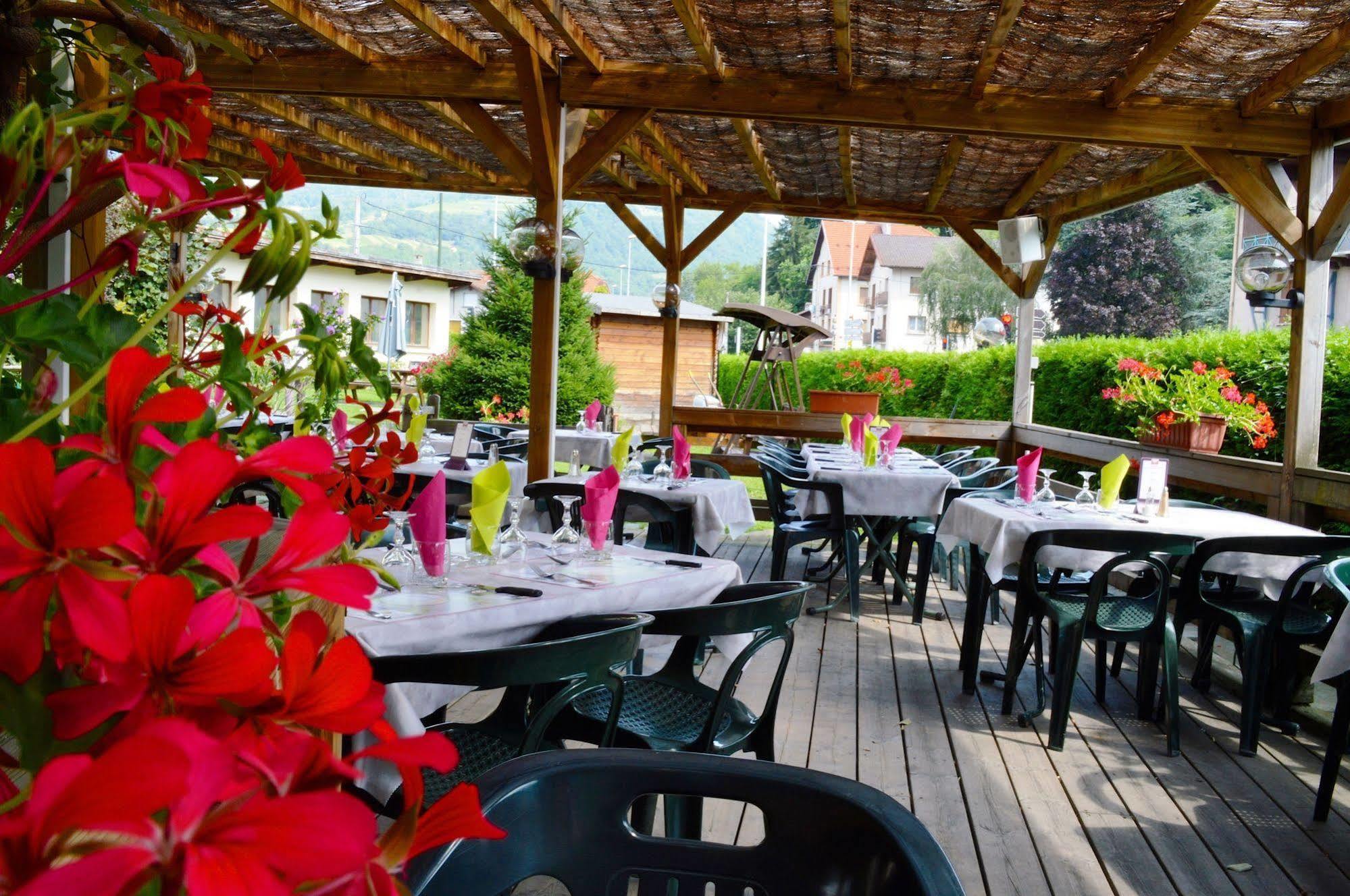 Auberge De Costaroche Albertville Eksteriør bilde