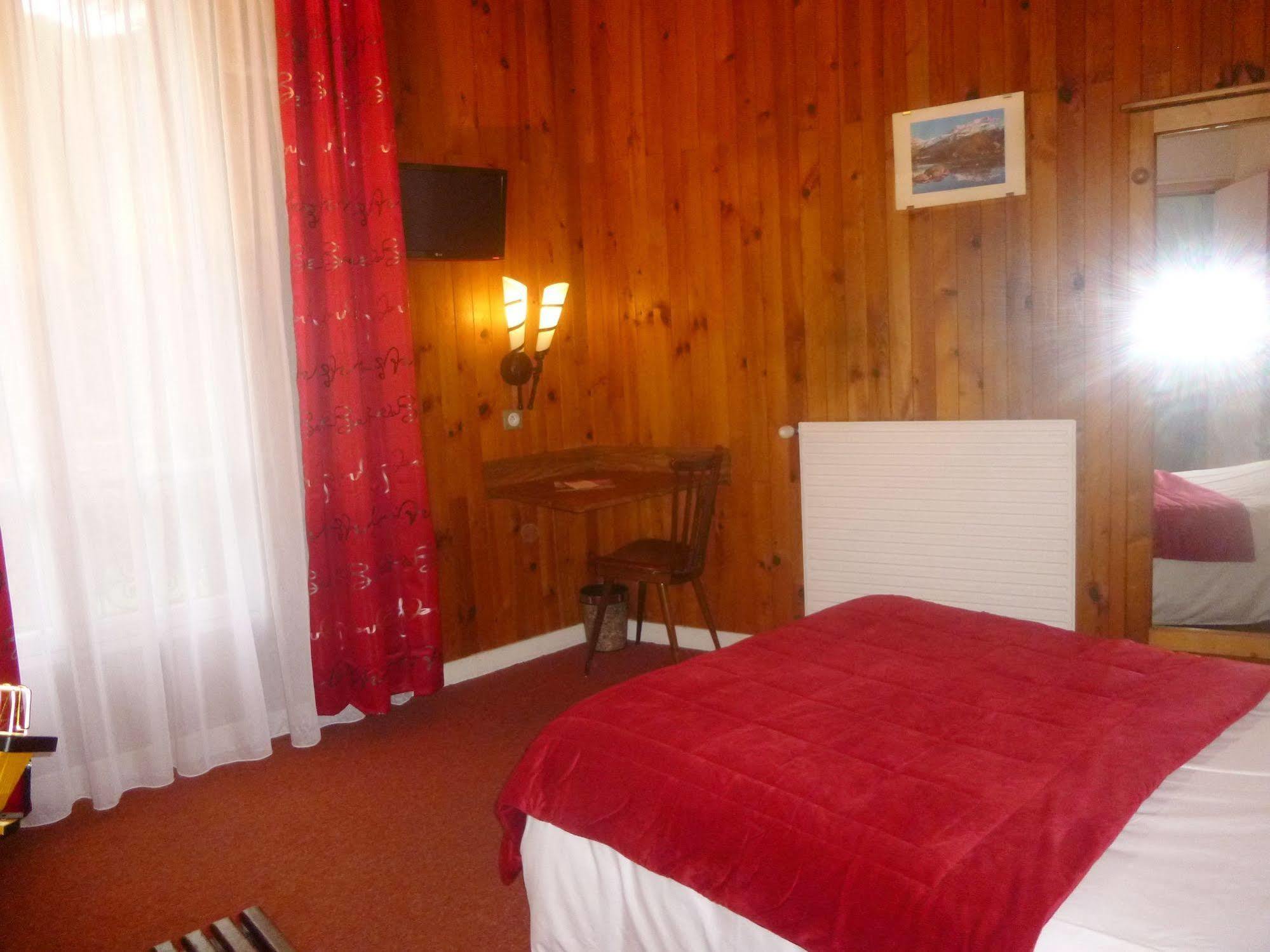 Auberge De Costaroche Albertville Eksteriør bilde